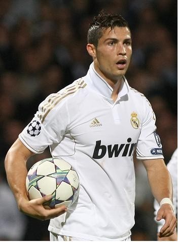 这是著名主教练职业生涯整体花钱引援排行榜：（名帅职业生涯引援总花费排行榜）