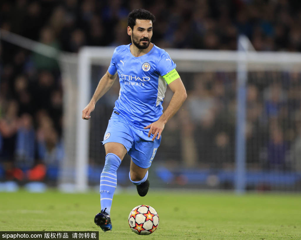 曼联4-1狼队全场数据：射正次数10-2，控球率超6成（曼联4-1狼队：数据全面占优，射正10比2、控球率超60%）