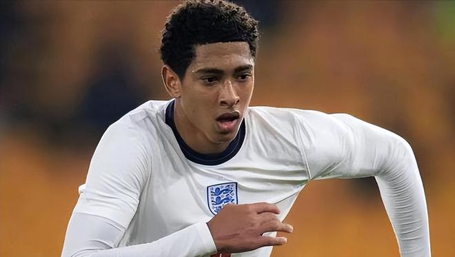 东契奇场均30.8分最高！湖人队史得分榜：老詹26.4分，科比25.1分（东契奇场均30.8分领跑，湖人队史场均得分：詹姆斯26.4分、科比25.1分）