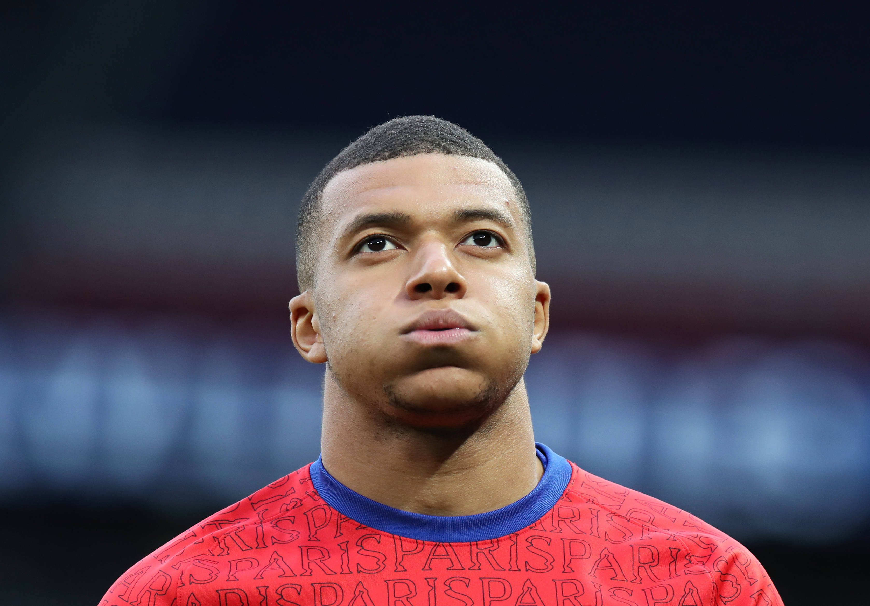 科隆vs柏林联合：卡明斯基、克劳斯首发，郑优营、容诺夫出战（科隆对阵柏林联合：卡明斯基、克劳斯进入首发，郑优营、容诺夫登场）