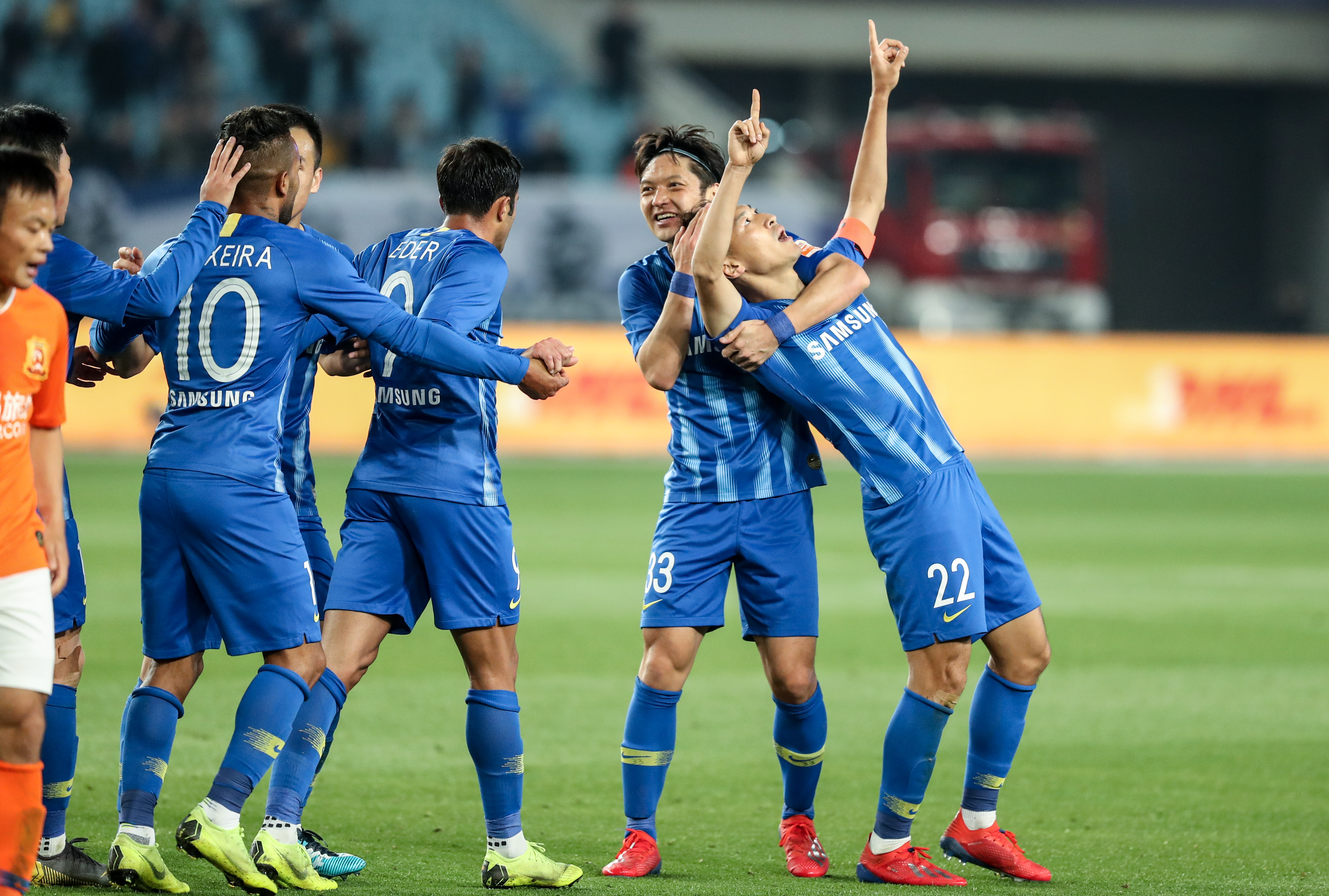 0-8惨败，中国女足官微：正视差距，珍惜与世界强队过招的机会（0-8大比分失利，中国女足官微：直面差距，珍惜与世界强队交手机会）