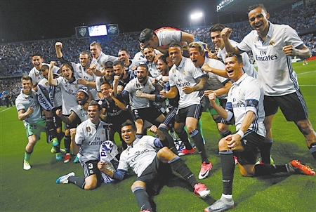 英超焦点战：维拉1-2绝杀阿森纳，曼城争冠机会大增（英超焦点：维拉补时2-1拿下阿森纳，曼城争冠迎利好）