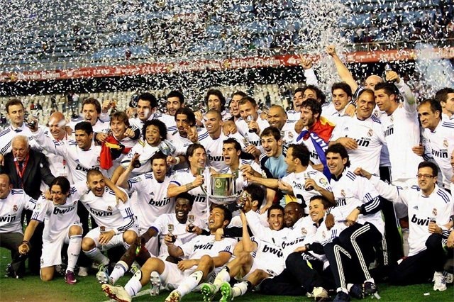 最佳结局，布斯克茨以美职联总冠军身份结束17年职业生涯（完美谢幕：布斯克茨捧美职联总冠军后结束17年职业生涯）