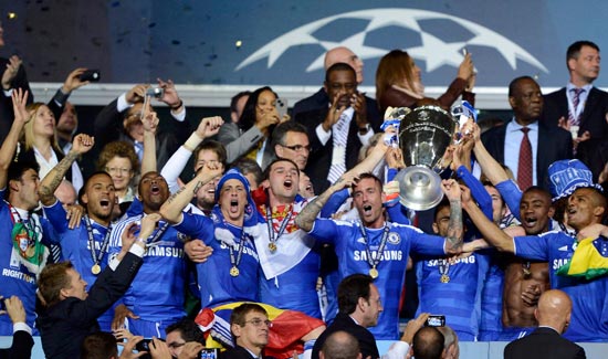 英媒：曼联在谈判明年2月去沙特踢比赛，米兰是潜在的对手（英媒：曼联正商谈明年2月赴沙特比赛，AC米兰或成对手）