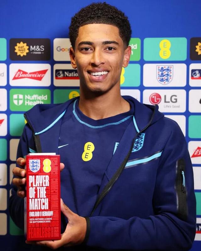 罗马诺：博尼伤势将改变国米冬窗策略，球员至少会缺阵两周（罗马诺：博尼受伤迫使国米调整冬窗计划，预计至少休战两周）