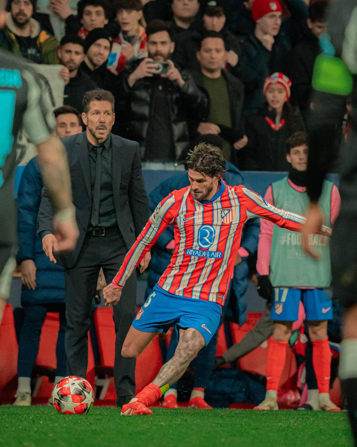 世体：戴上面具的加西亚像个超级英雄，他是弗里克的王牌球员（世体：佩戴面具的加西亚宛如超级英雄，弗里克麾下的王牌球员）