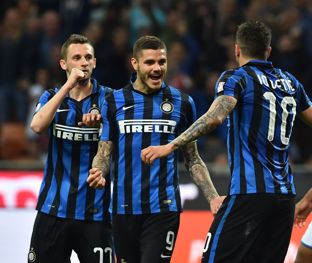 助罗马升至意甲榜首，斯维拉尔达成罗马生涯100场里程碑