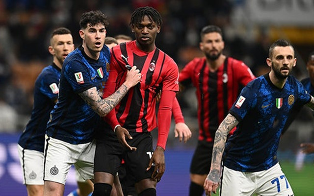 火箭与开拓者交易四名球员及选秀权，换得阿夫迪亚，以解决薪资压力和阵容调整。