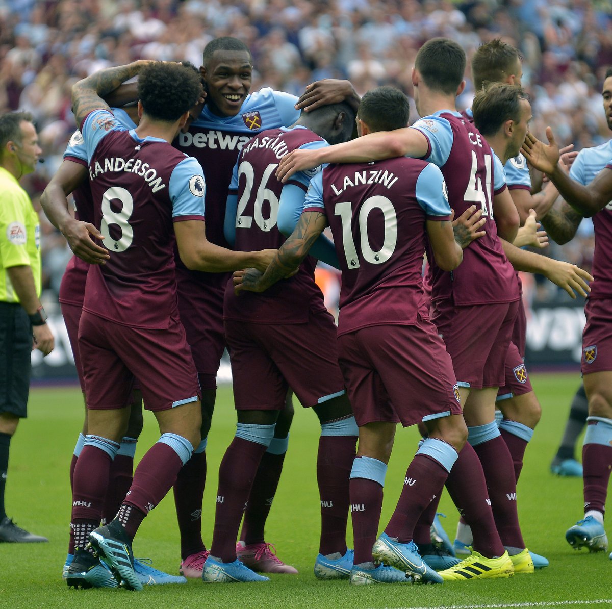 巴萨0-3不敌切尔西，弗里克执教生涯首次在欧冠被零封（切尔西3-0完胜巴萨，弗里克执教欧冠生涯首次遭零封）