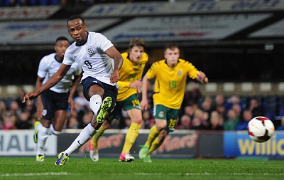 米体：罗马正式就齐尔克泽谈判，曼联要3500万欧强制买断条款（米体：罗马就齐尔克泽开启正式磋商，曼联索要3500万欧强制买断条款）