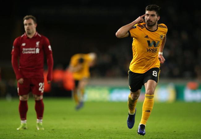 CBA：深圳男篮三分火力全开 主场击败上海（CBA：深圳三分雨倾盆，主场力克上海男篮）